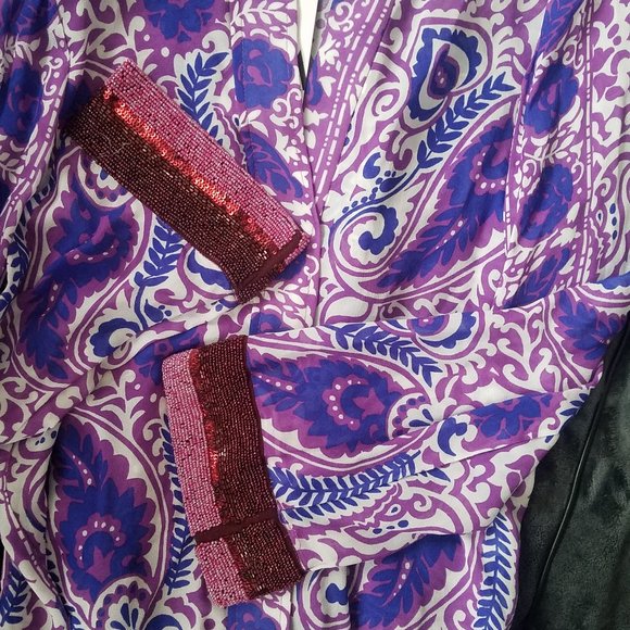 NWT BEADED PRINTED PURPLE BLOUSE. - Picture 4 of 6
